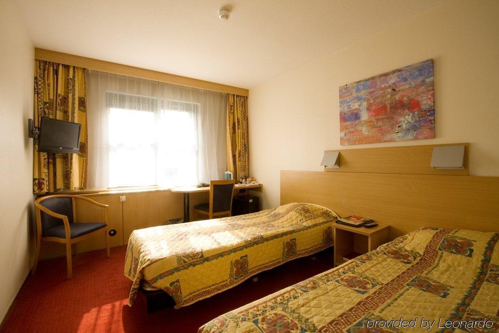 Bastion Hotel Heerlen Zimmer foto
